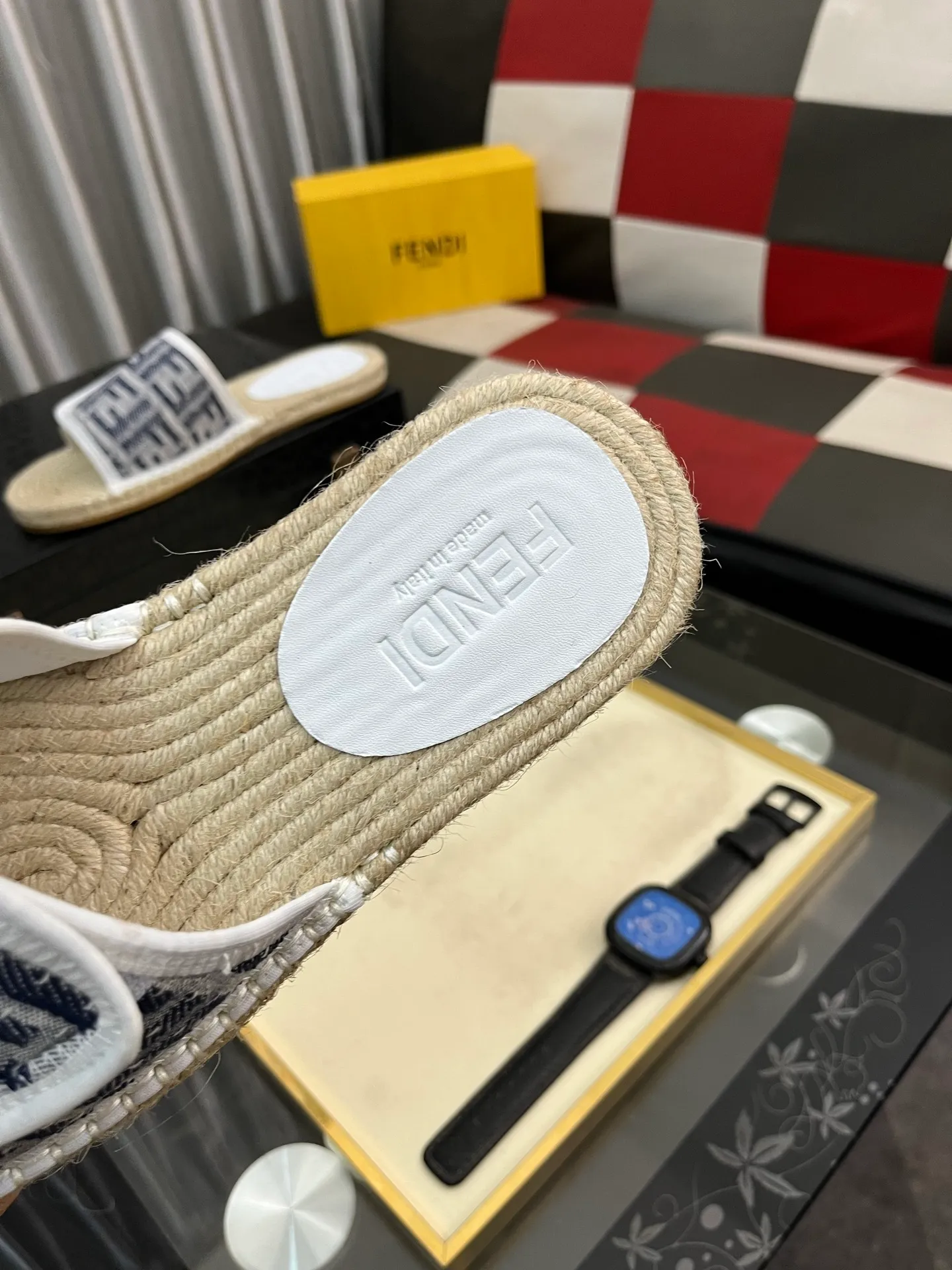 Men's shoes💰320⌚️⌚️[FENDI~Fendi slippers] High-end men's shoes brand official website 1:1 latest masterpiece: original mold customization, fabrics made of imported original materials, upgraded outsole, lighter, top quality in the market, simple and tasteful, a must-have for fashionistas, fashion is at your feet, full of confidence, the same style at the counter👍The season of summer slippers is here. Yardage: 38-44. Can be customized45.46.47
